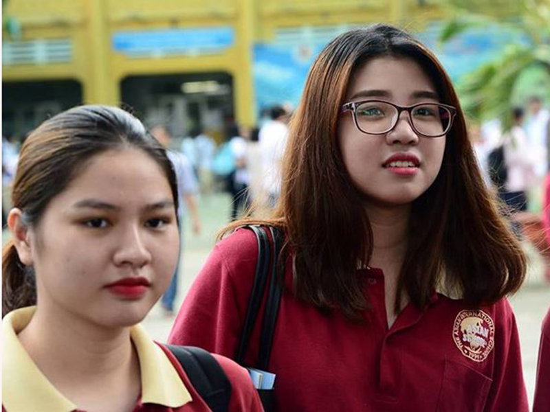 Ngậm ng&ugrave;i đọc thư học sinh lớp 11 gửi Bộ trưởng gi&aacute;o dục